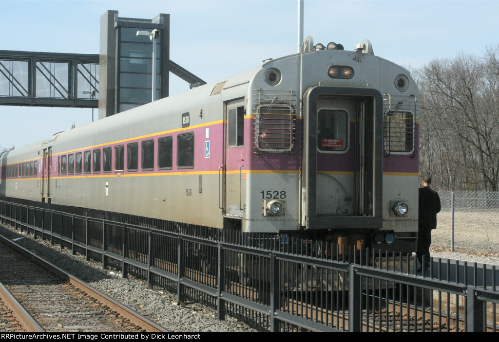 MBTA 1528